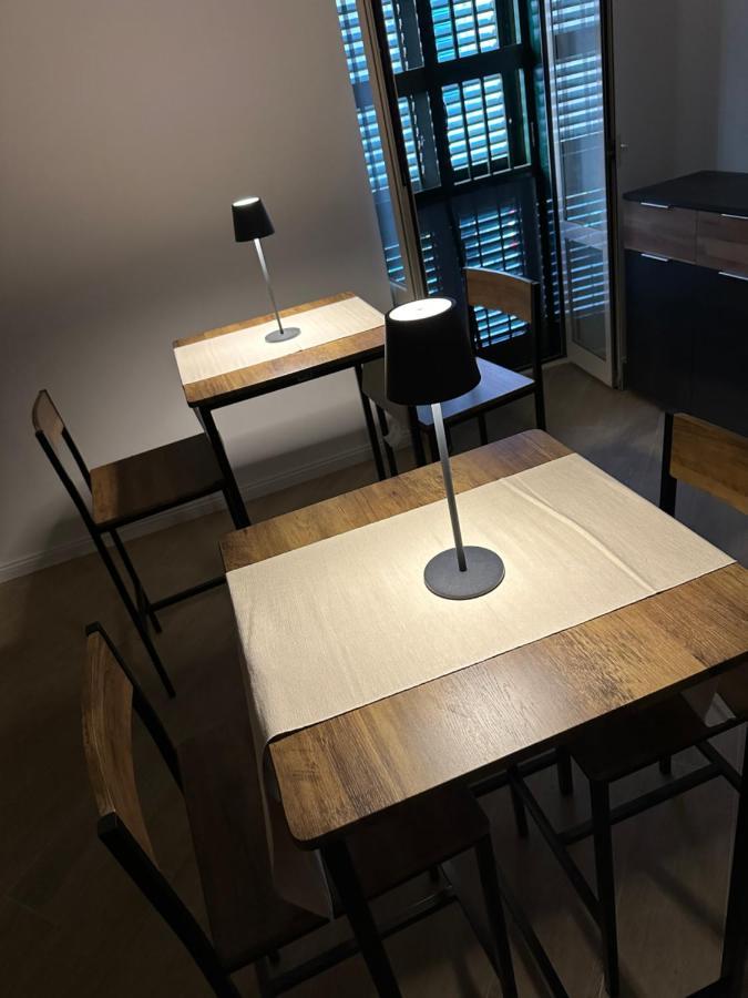 Vicki Vomero Rooms - Napoli Екстер'єр фото