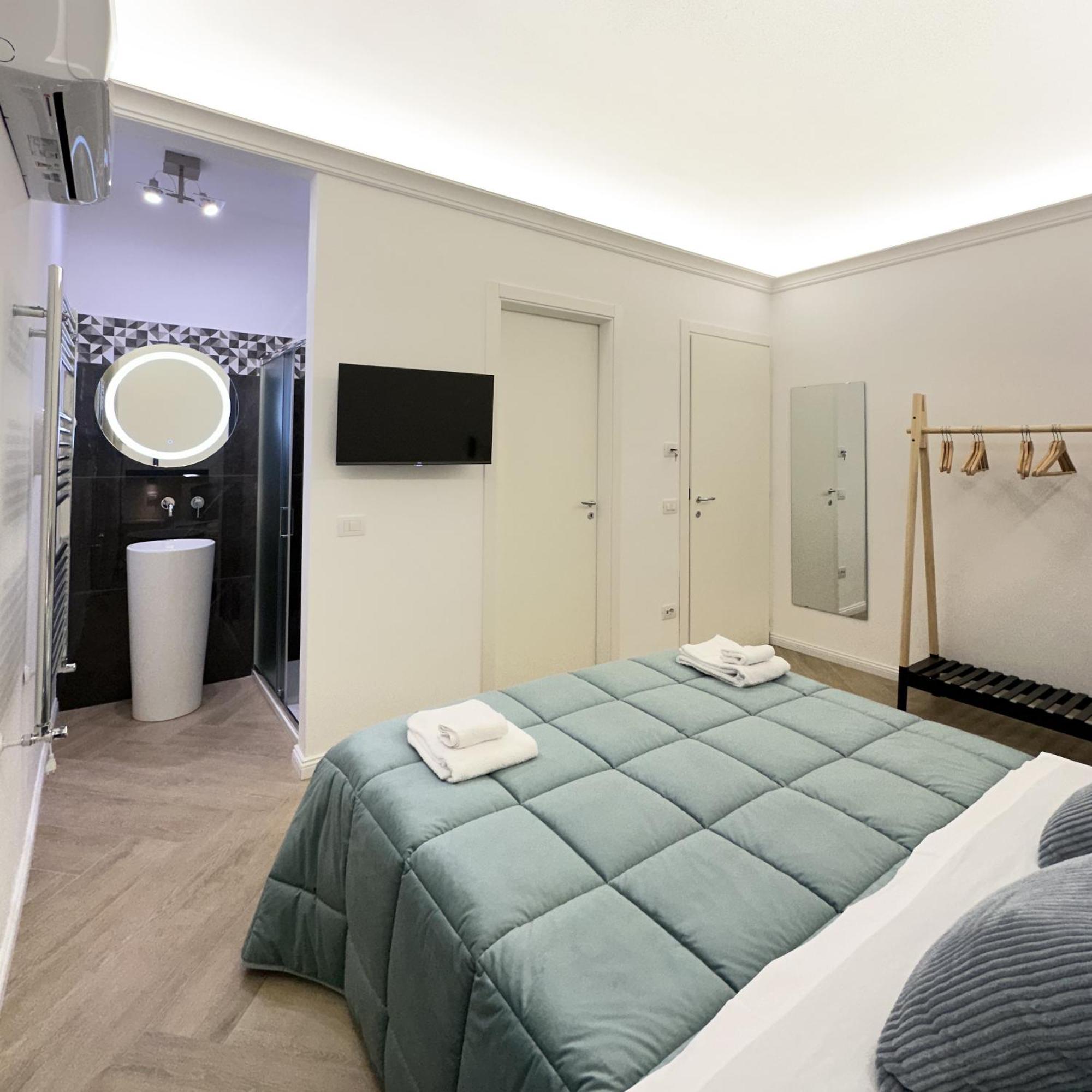 Vicki Vomero Rooms - Napoli Екстер'єр фото